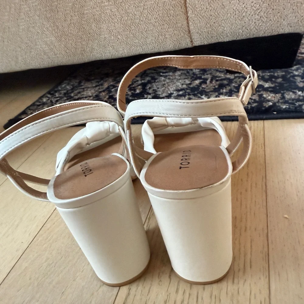 Torrid Cream Bow Heels - Picture 2 of 4